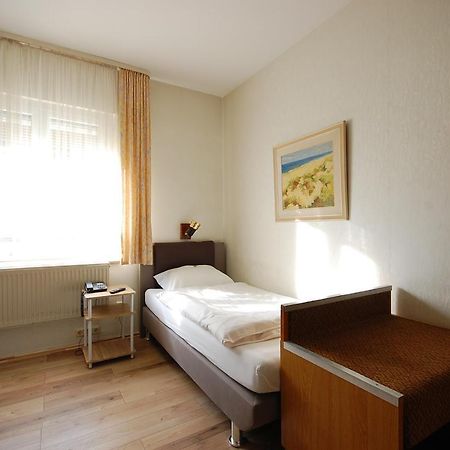 Hotel Haus Isenburg Ной-Изенбург Экстерьер фото