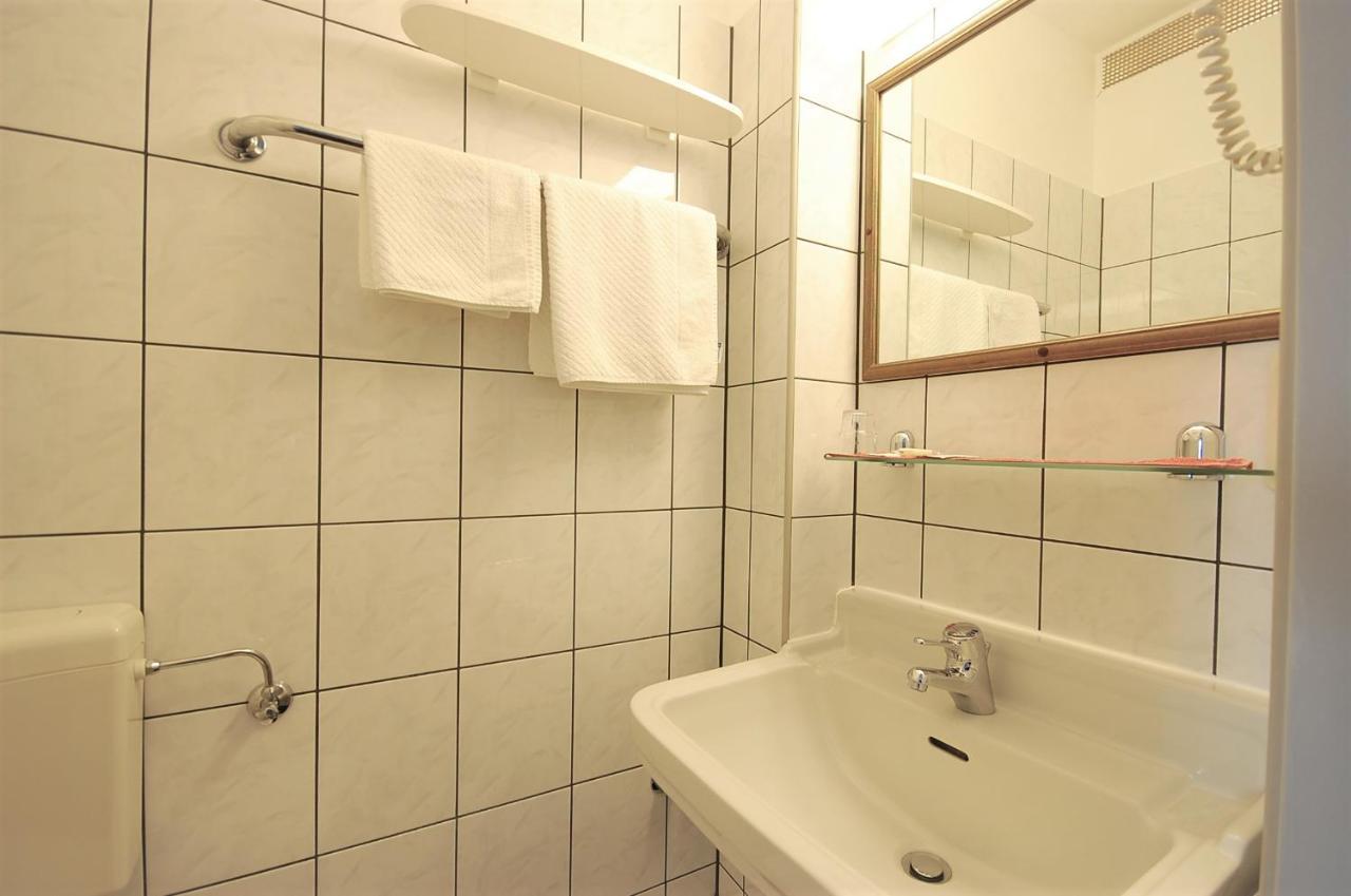 Hotel Haus Isenburg Ной-Изенбург Экстерьер фото