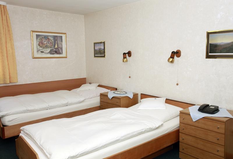 Hotel Haus Isenburg Ной-Изенбург Экстерьер фото